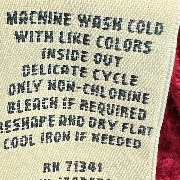 LL Bean Cable Knit Chunky Pullover Crew Neck Sweater Size M Button Shoulders Red - Picture 8 of 8